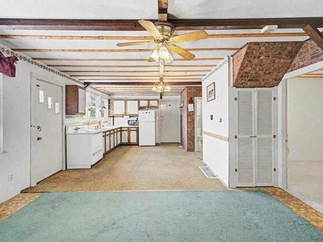 house with 4 bedroom, Chesterfield MA ES105256917