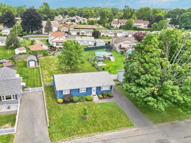 house with 4 bedroom, Chicopee MA ES104481616