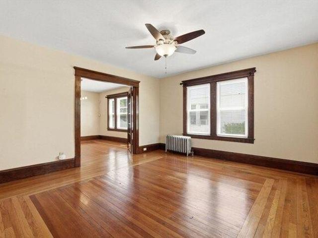 house with 4 bedroom, Chicopee MA ES104510398