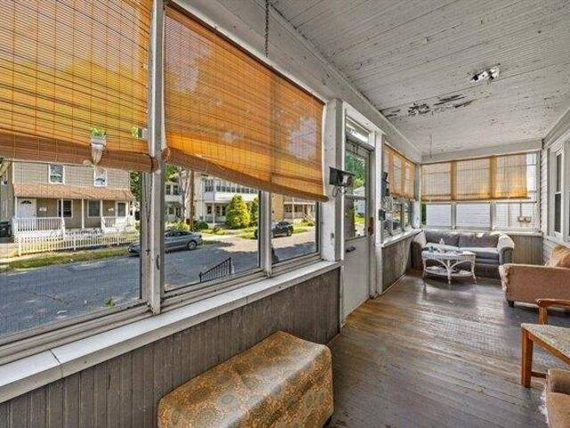 house with 4 bedroom, Chicopee MA ES104604344