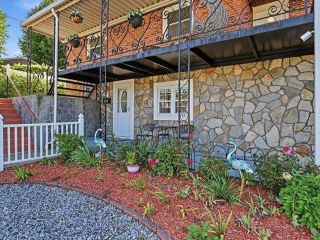 house with 4 bedroom, Chicopee MA ES105256381