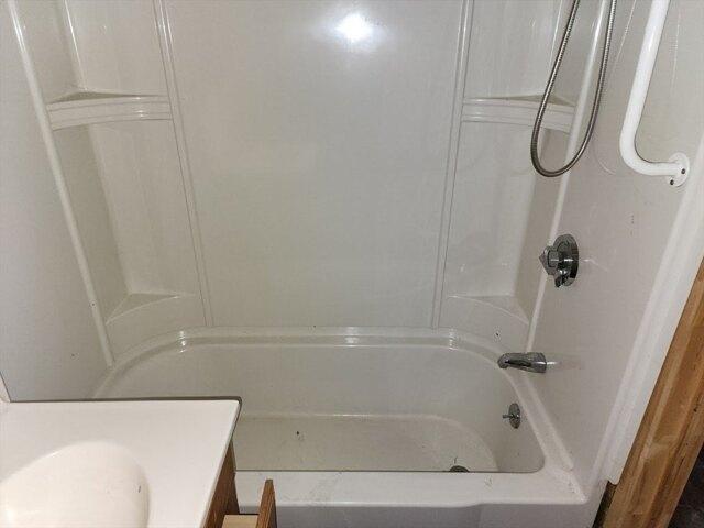 house with 4 bedroom, Chicopee MA ES105239713