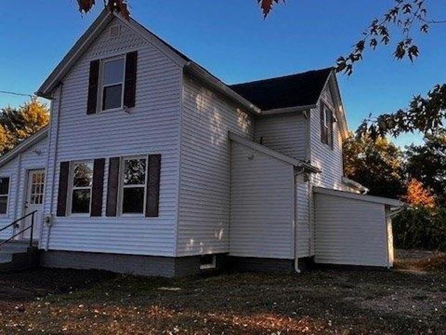 house with 4 bedroom, Chicopee MA ES105477354