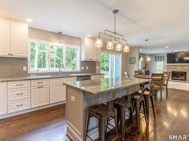 house with 4 bedroom, Colchester CT ES105256579