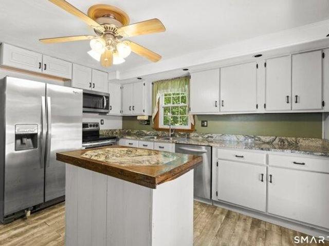 house with 4 bedroom, Coventry CT ES105478214