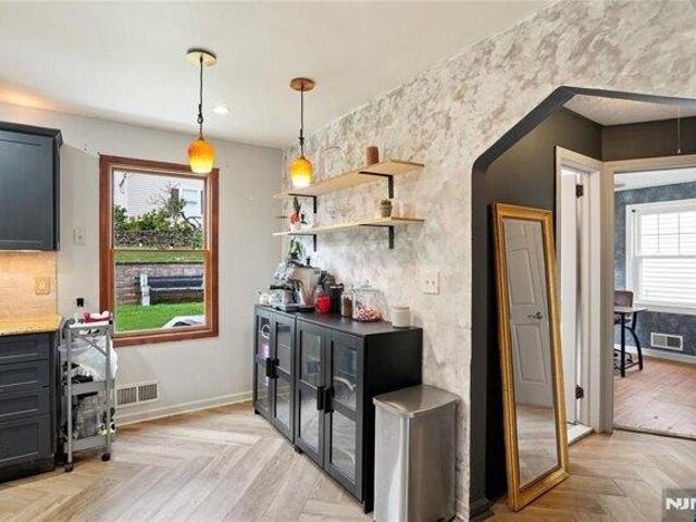 house with 4 bedroom, Clifton NJ ES105257418