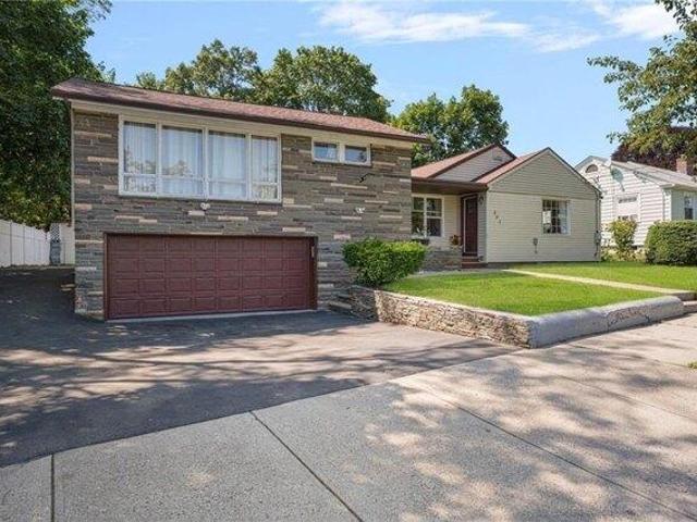 house with 4 bedroom, Cranston RI ES104946417