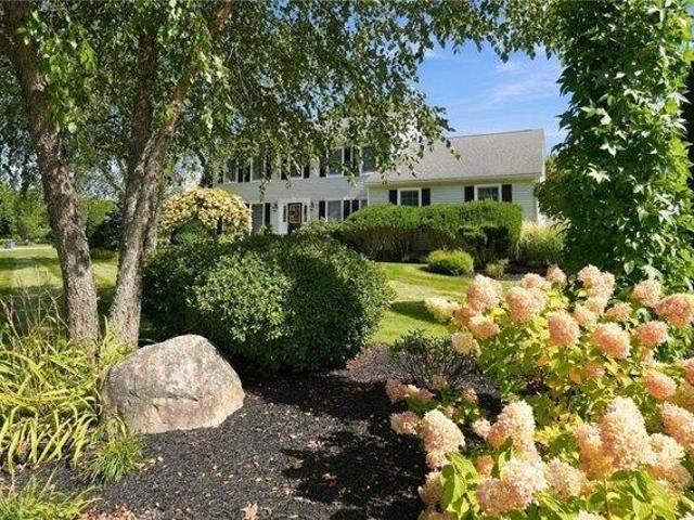 house with 4 bedroom, Cranston RI ES105551065
