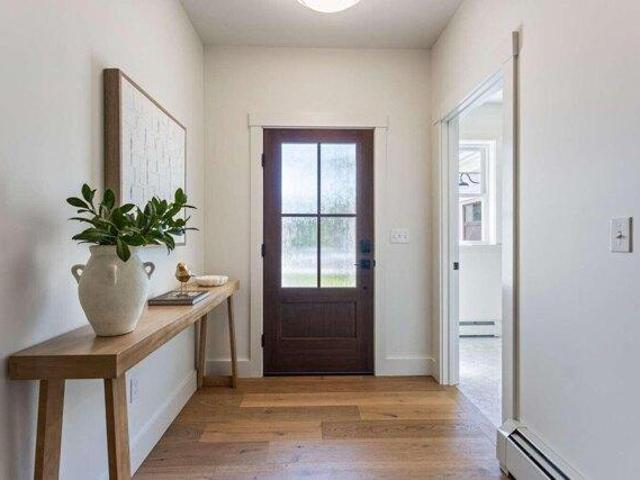 house with 4 bedroom, Cumberland ME ES105679489
