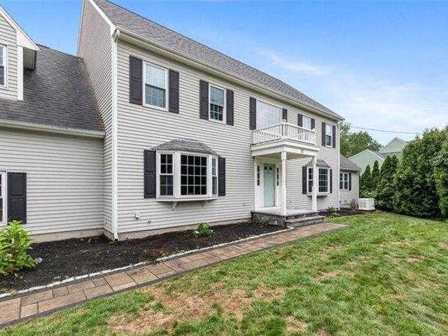 house with 4 bedroom, Cumberland RI ES105366689