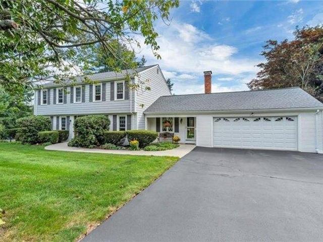 house with 4 bedroom, Cumberland RI ES105418166