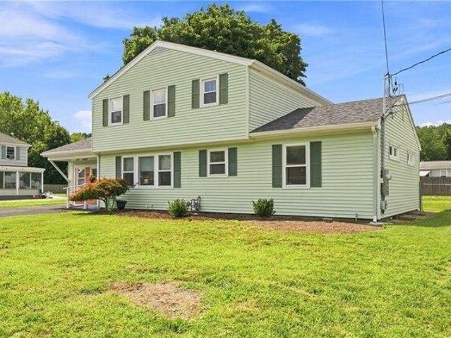 house with 4 bedroom, Cumberland RI ES105419334