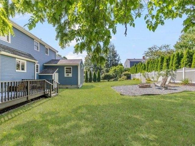 house with 4 bedroom, Cumberland RI ES105711566