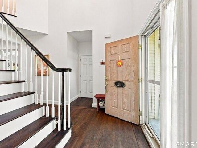 house with 4 bedroom, Danbury CT ES105548599