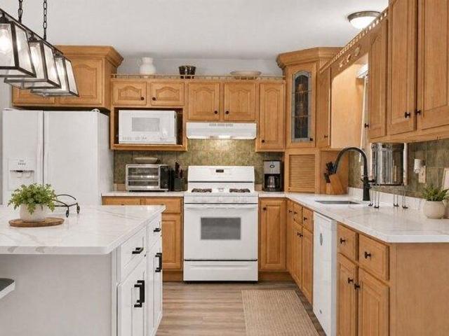 house with 4 bedroom, Dedham MA ES105414765
