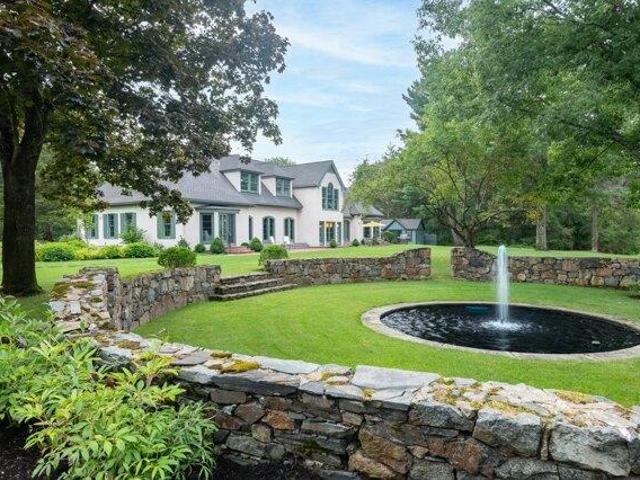 house with 4 bedroom, Dedham MA ES105418576