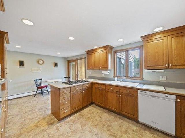 house with 4 bedroom, Dedham MA ES105532647