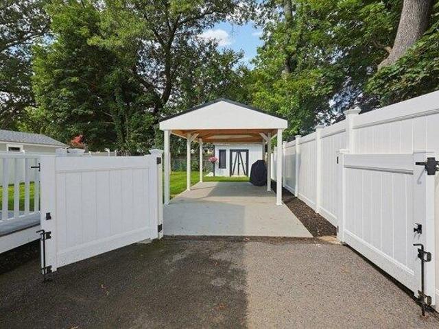 house with 4 bedroom, Dedham MA ES105341126