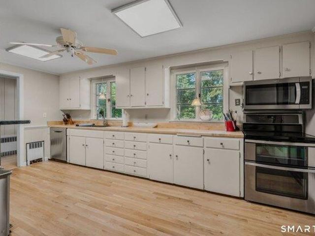 house with 4 bedroom, Deep River CT ES105577581