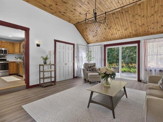 house with 4 bedroom, Deerfield NH ES105400740