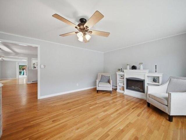 house with 4 bedroom, Derry NH ES105414918