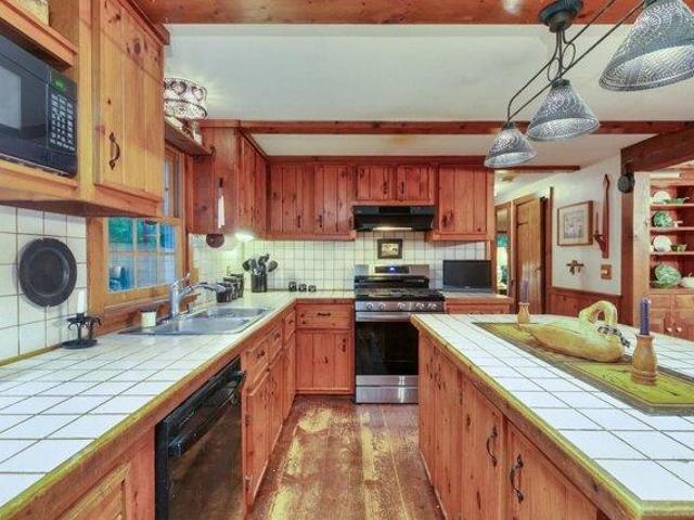 house with 4 bedroom, Derry NH ES105648511