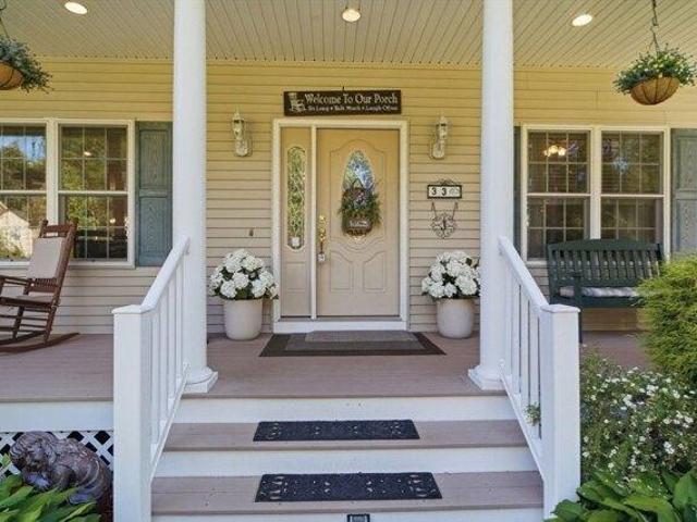 house with 4 bedroom, Dracut MA ES104542353