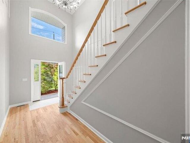 house with 4 bedroom, Dumont NJ ES105610639