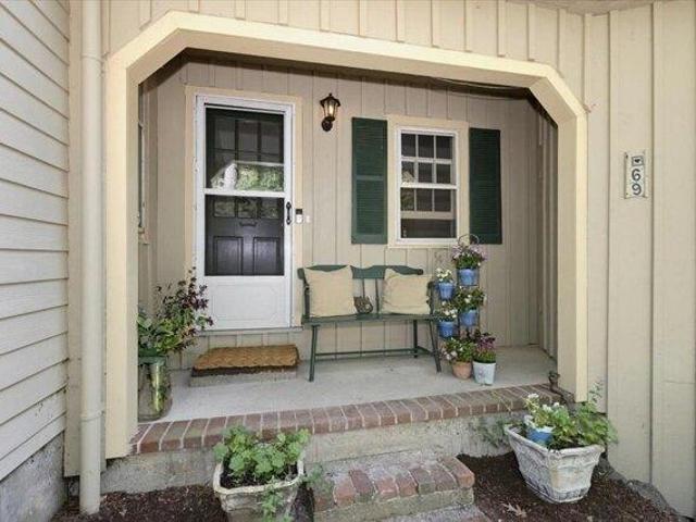 house with 4 bedroom, Dunstable MA ES104332869