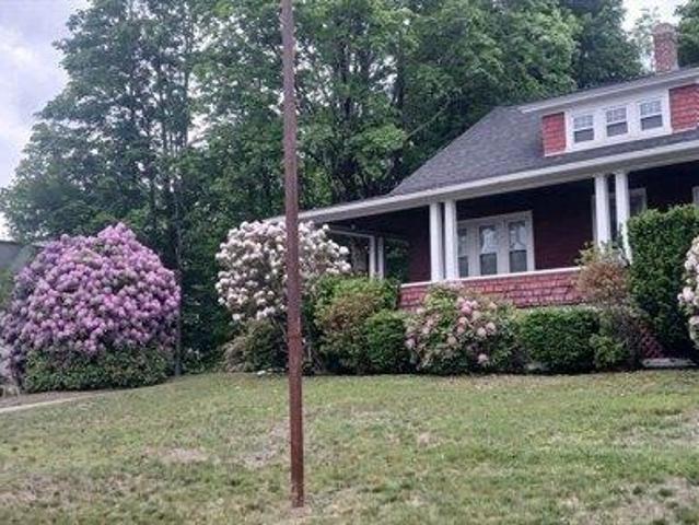 house with 4 bedroom, Dudley MA ES104650061
