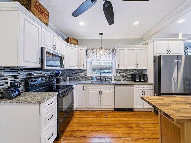 house with 4 bedroom, East Bridgewater MA ES105351298