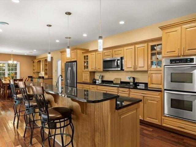 house with 4 bedroom, East Bridgewater MA ES105383512