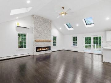 house with 4 bedroom, East Bridgewater MA ES103444208