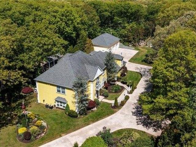 house with 4 bedroom, East Greenwich RI ES103496675