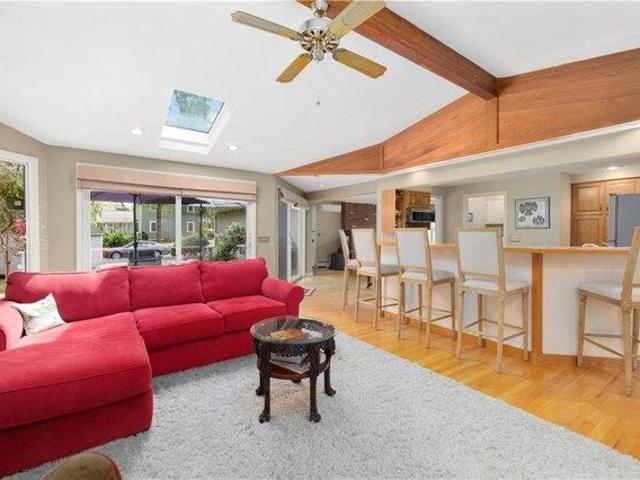 house with 4 bedroom, East Greenwich RI ES105694031