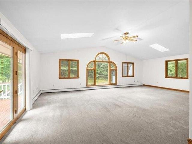 house with 4 bedroom, East Greenwich RI ES105695663