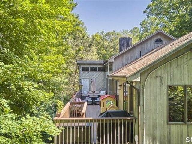 house with 4 bedroom, East Hampton CT ES105576275