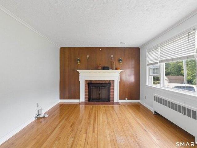 house with 4 bedroom, East Hartford CT ES105442730