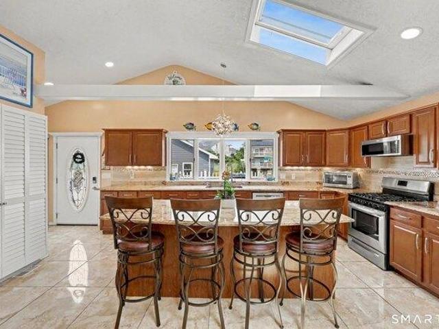 house with 4 bedroom, East Haven CT ES105492987