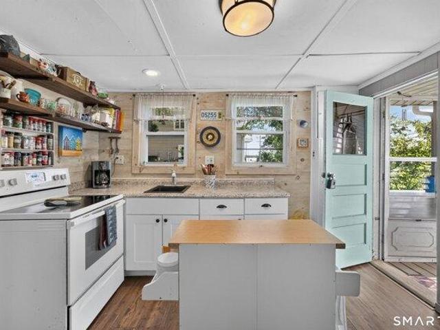 house with 4 bedroom, East Lyme CT ES105474559