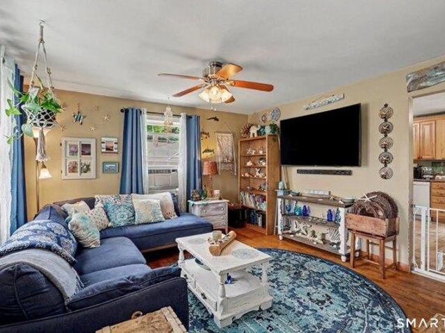 house with 4 bedroom, East Lyme CT ES105496079