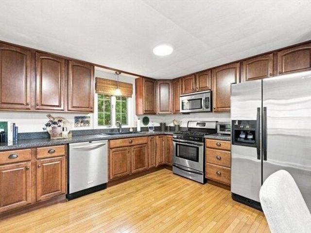 house with 4 bedroom, East Longmeadow MA ES105614934