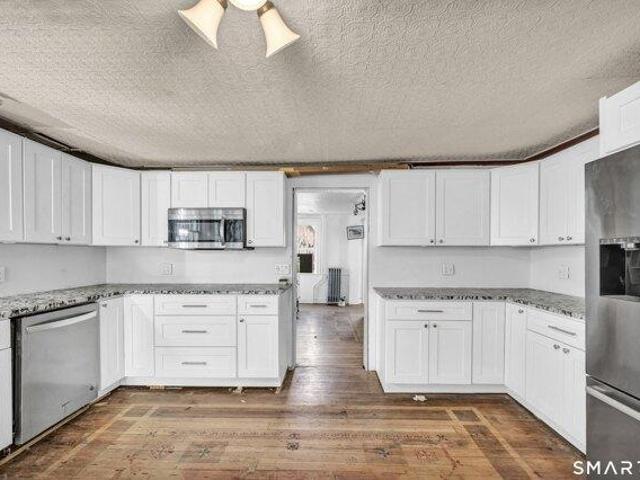 house with 4 bedroom, Eastford CT ES105629849