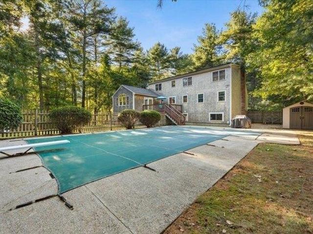 house with 4 bedroom, Easton MA ES105574320