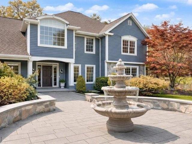 house with 4 bedroom, Easton MA ES105577177