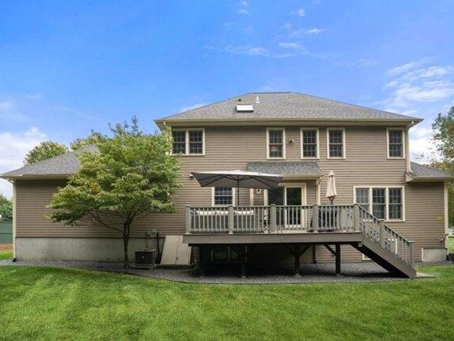 house with 4 bedroom, Easton MA ES105609970