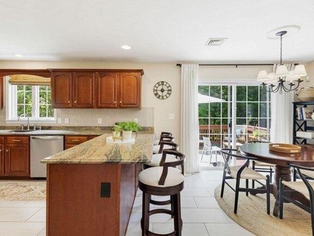 house with 4 bedroom, Easton MA ES105629340