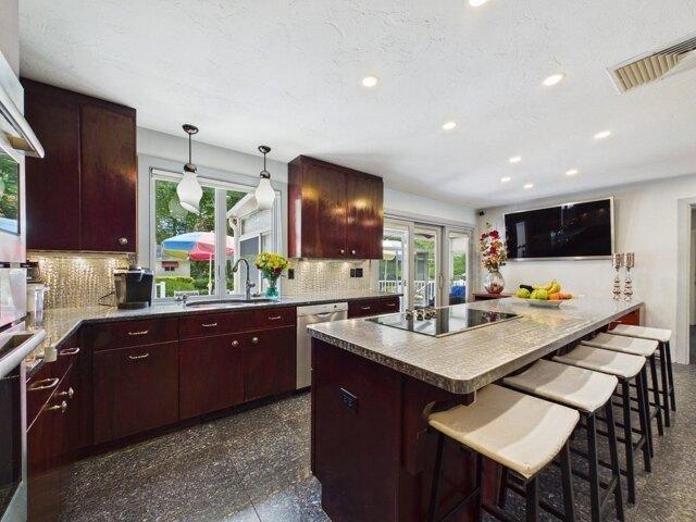 house with 4 bedroom, Easton MA ES105630715