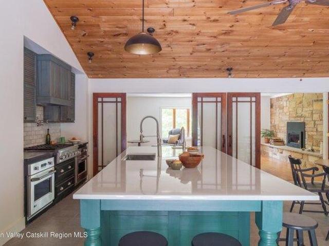 house with 4 bedroom, Ellenville NY ES105287767