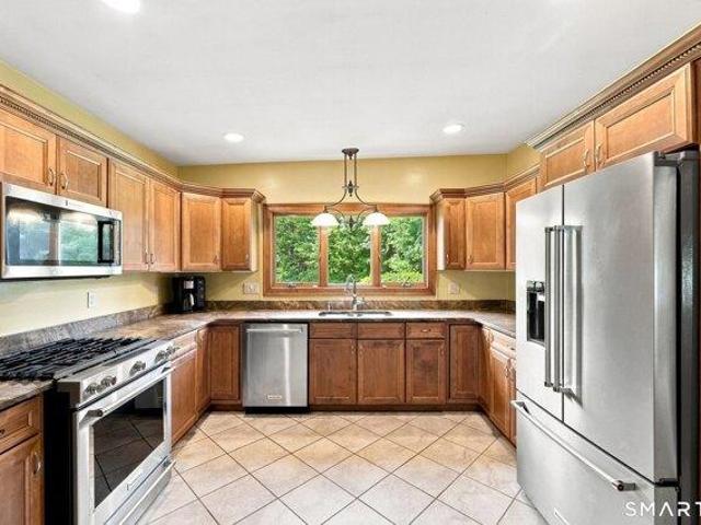 house with 4 bedroom, Ellington CT ES105537618
